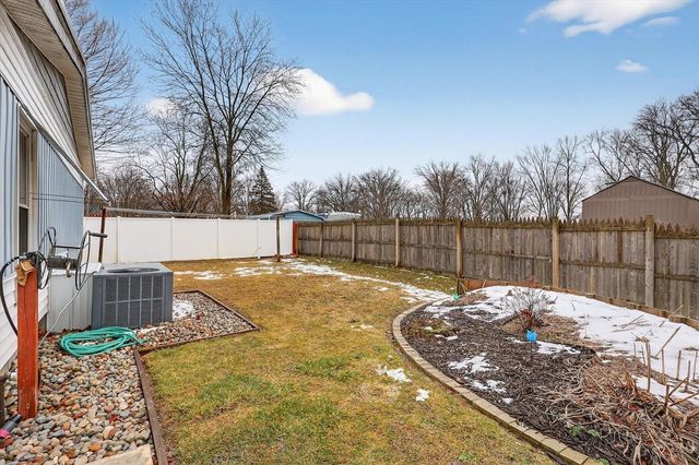 1296 Charlton Drive, Hastings, MI 49058