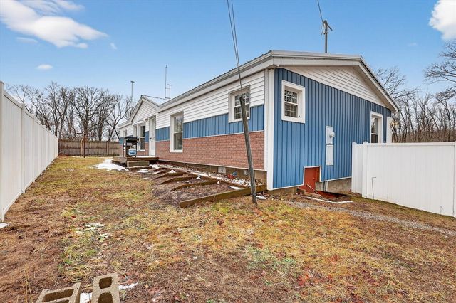 1296 Charlton Drive, Hastings, MI 49058