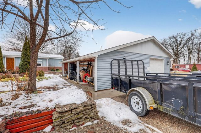 1296 Charlton Drive, Hastings, MI 49058