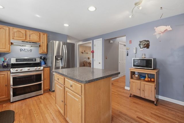 7 Nelson Rd, Charlton, MA 01507