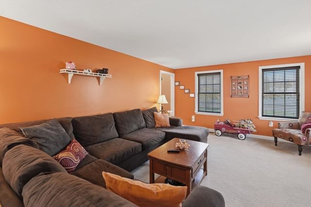 7 Nelson Rd, Charlton, MA 01507