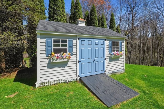 7 Nelson Rd, Charlton, MA 01507