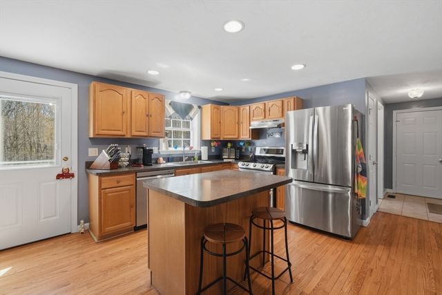 7 Nelson Rd, Charlton, MA 01507