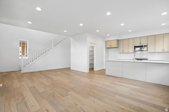 7012 W TERRAINE RD, West Jordan, UT 84081