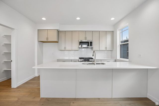 7012 W TERRAINE RD, West Jordan, UT 84081