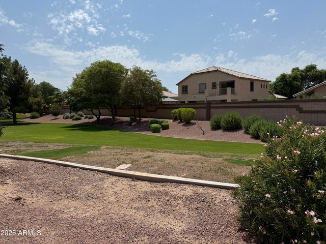 3370 E FLAMINGO Court, Gilbert, AZ 85297