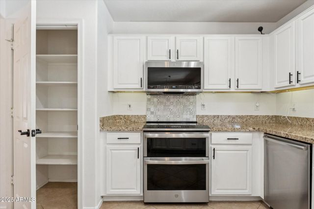 3370 E FLAMINGO Court, Gilbert, AZ 85297