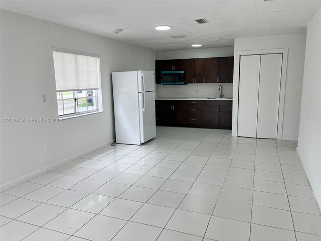 15741 NW 40th Ct B, Miami Gardens, FL 33054
