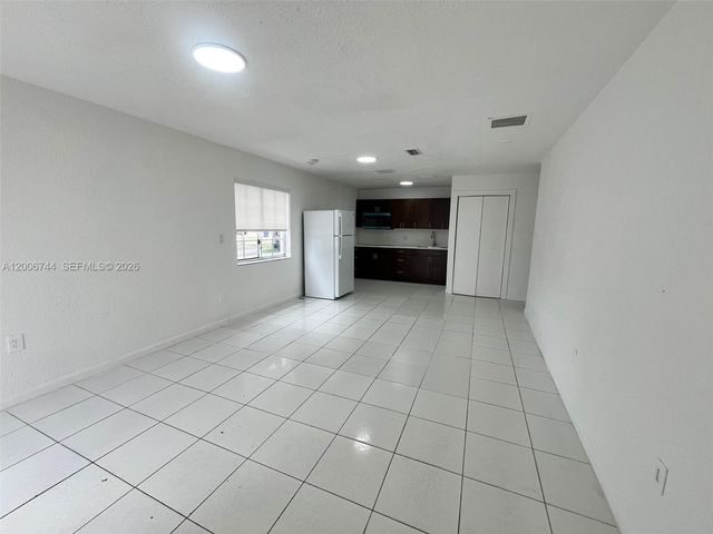 15741 NW 40th Ct B, Miami Gardens, FL 33054