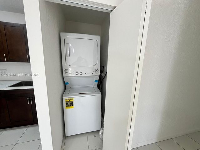 15741 NW 40th Ct B, Miami Gardens, FL 33054