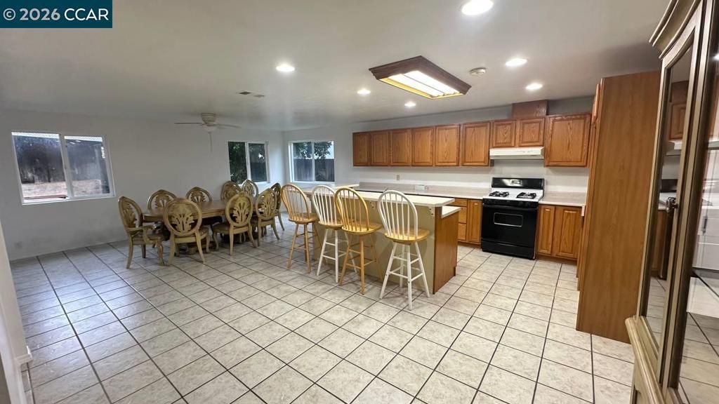 Image 10 of property listing at 2513 Sunrise Dr, Fairfield, CA 94533