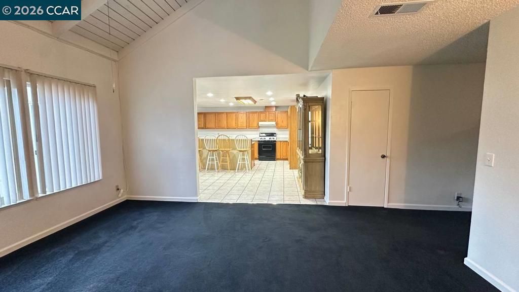 Image 9 of property listing at 2513 Sunrise Dr, Fairfield, CA 94533