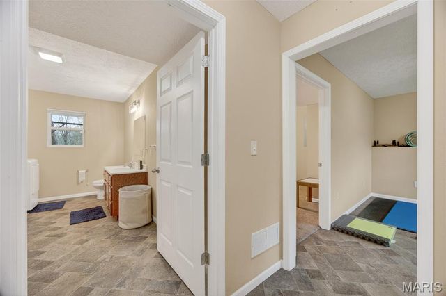 14135 Hopi Ln., Dixon, MO 65459