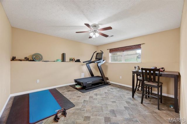 14135 Hopi Ln., Dixon, MO 65459