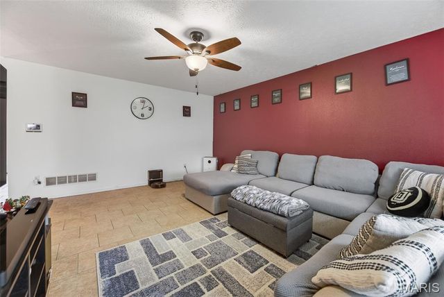 14135 Hopi Ln., Dixon, MO 65459