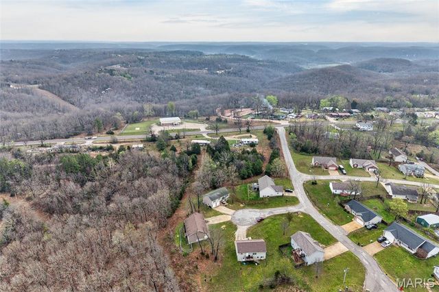 14135 Hopi Ln., Dixon, MO 65459