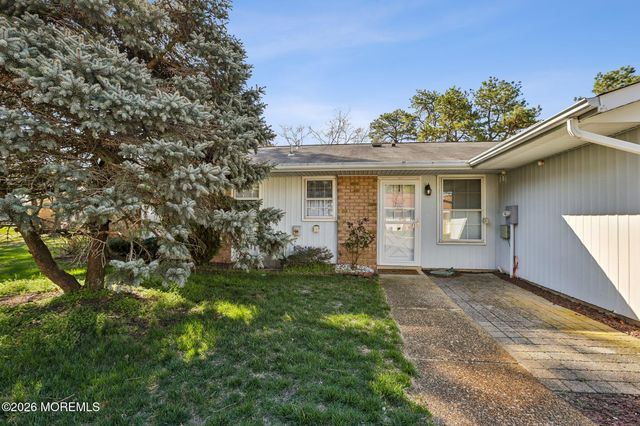 14B Cambridge Circle, Manchester, NJ 08759