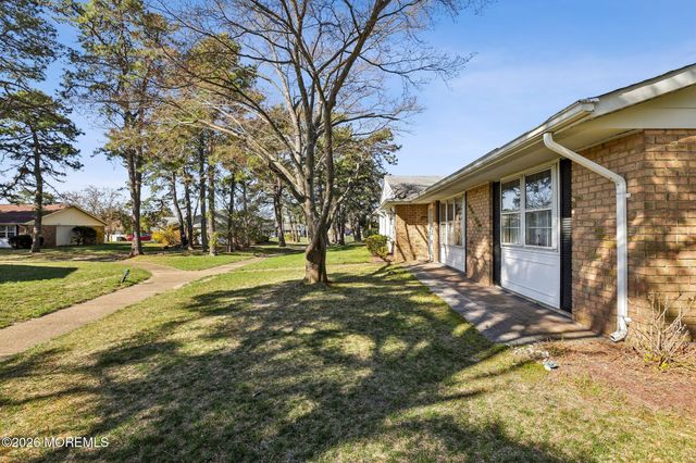 14B Cambridge Circle, Manchester, NJ 08759