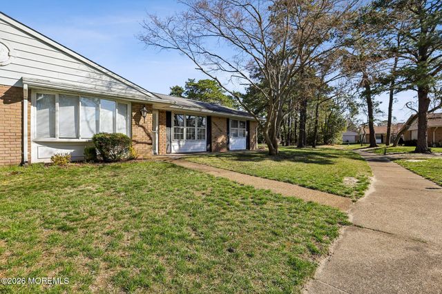 14B Cambridge Circle, Manchester, NJ 08759