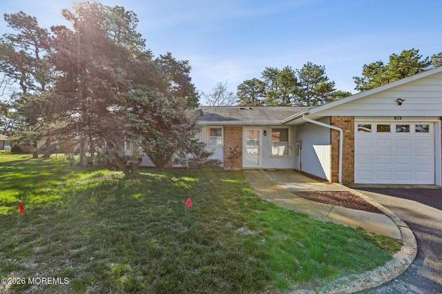 14B Cambridge Circle, Manchester, NJ 08759