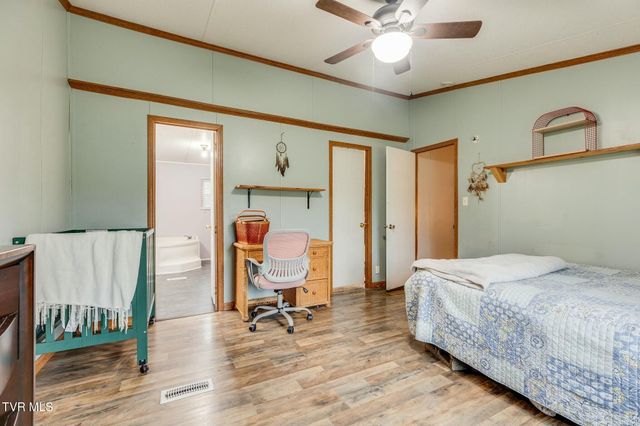320 Clearwater Drive, Kingsport, TN 37664