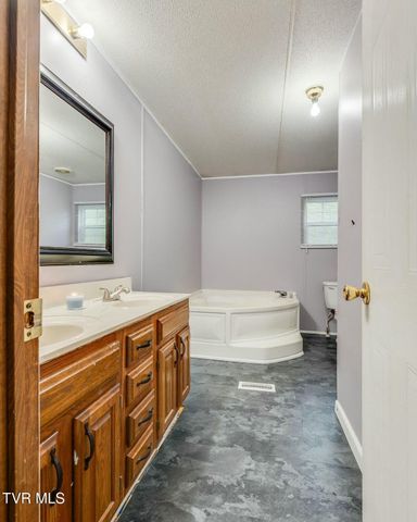 320 Clearwater Drive, Kingsport, TN 37664