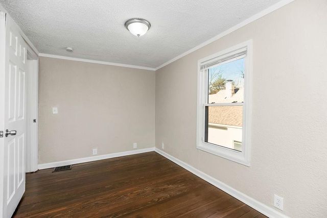 734 S Hawthorne Avenue, Independence, MO 64053