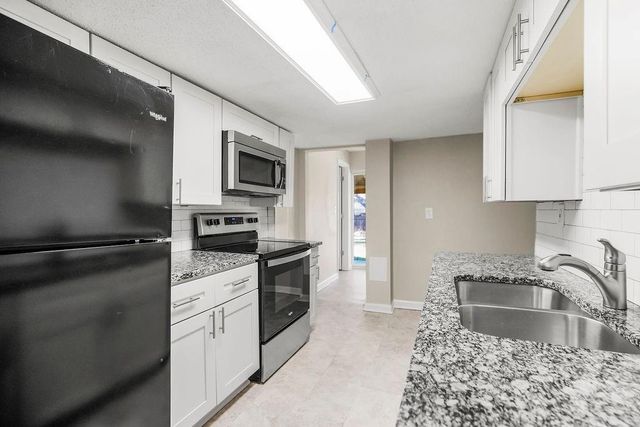 734 S Hawthorne Avenue, Independence, MO 64053