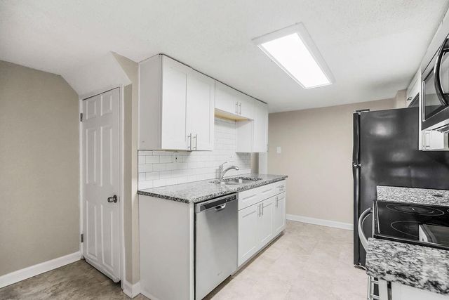 734 S Hawthorne Avenue, Independence, MO 64053