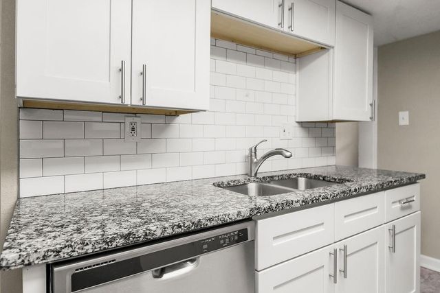 734 S Hawthorne Avenue, Independence, MO 64053