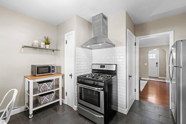 2930 Cleveland Street NE, Minneapolis, MN 55418