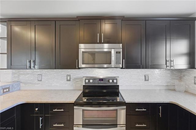 1528 NW 17th TER, Cape Coral, FL 33993