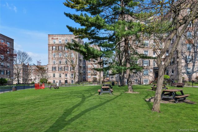 5142 30th Avenue 5I, Woodside, NY 11377