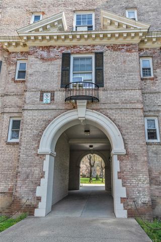 5142 30th Avenue 5I, Woodside, NY 11377