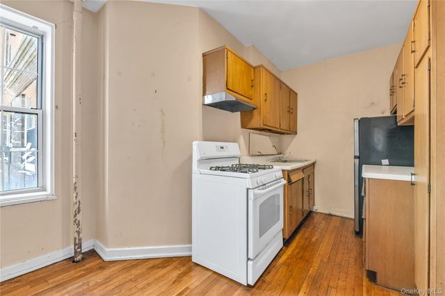 5142 30th Avenue 5I, Woodside, NY 11377