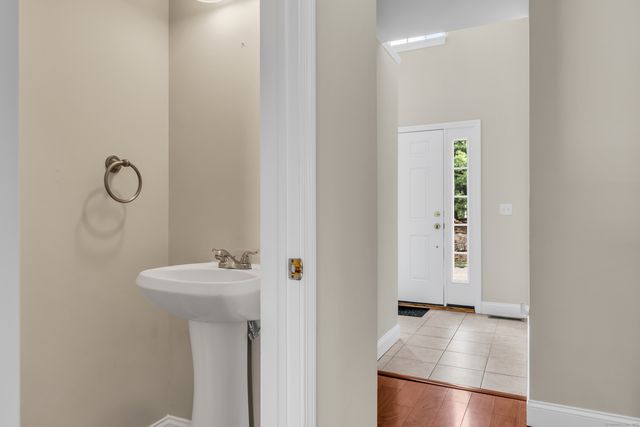 15 Freedom Way 92, East Lyme, CT 06357