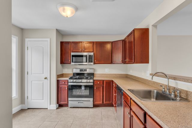 15 Freedom Way 92, East Lyme, CT 06357