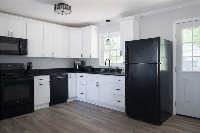 9432 81 S Highway, Iva, SC 29655