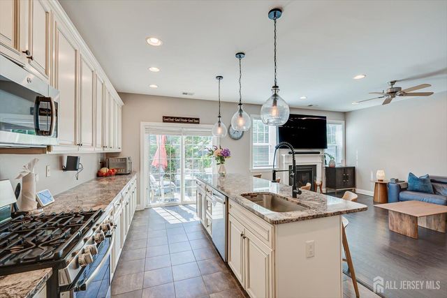 168 Savoth Lane, Colonia, NJ 07067