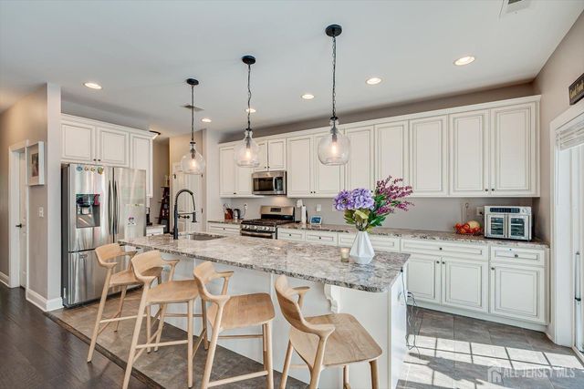 168 Savoth Lane, Colonia, NJ 07067