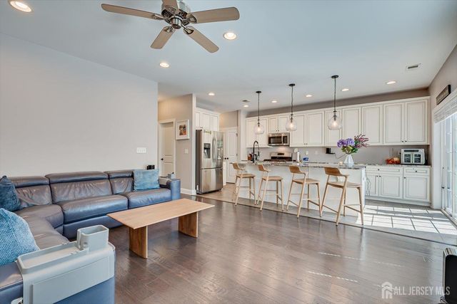 168 Savoth Lane, Colonia, NJ 07067