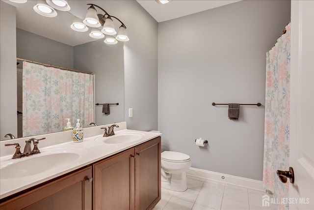 168 Savoth Lane, Colonia, NJ 07067