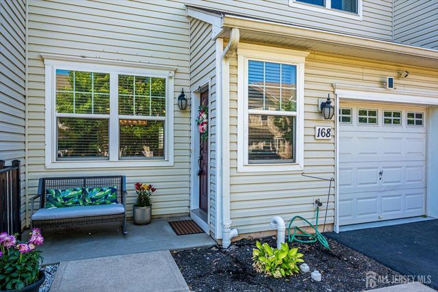 168 Savoth Lane, Colonia, NJ 07067