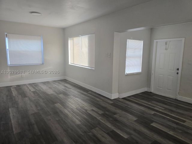 2431 NW 9th St, Fort Lauderdale, FL 33311