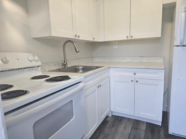 2431 NW 9th St, Fort Lauderdale, FL 33311
