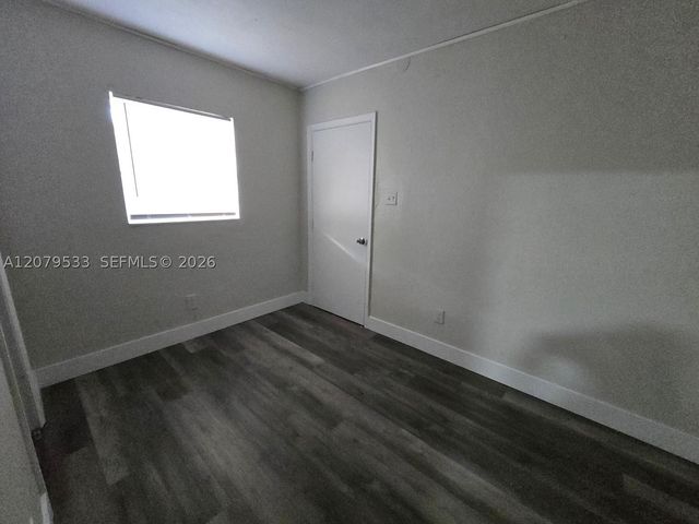 2431 NW 9th St, Fort Lauderdale, FL 33311