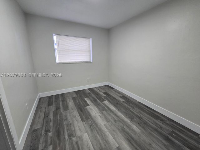 2431 NW 9th St, Fort Lauderdale, FL 33311