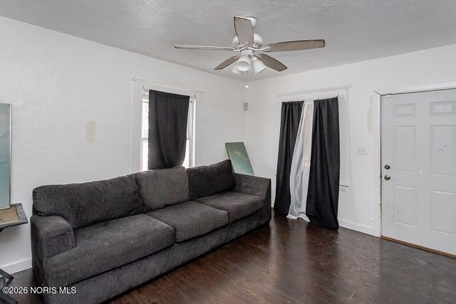 54 E Lake Street, Toledo, OH 43608