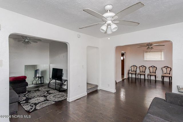 54 E Lake Street, Toledo, OH 43608