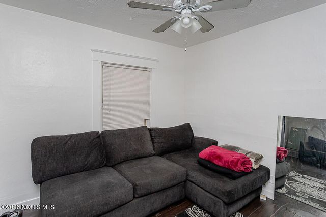 54 E Lake Street, Toledo, OH 43608